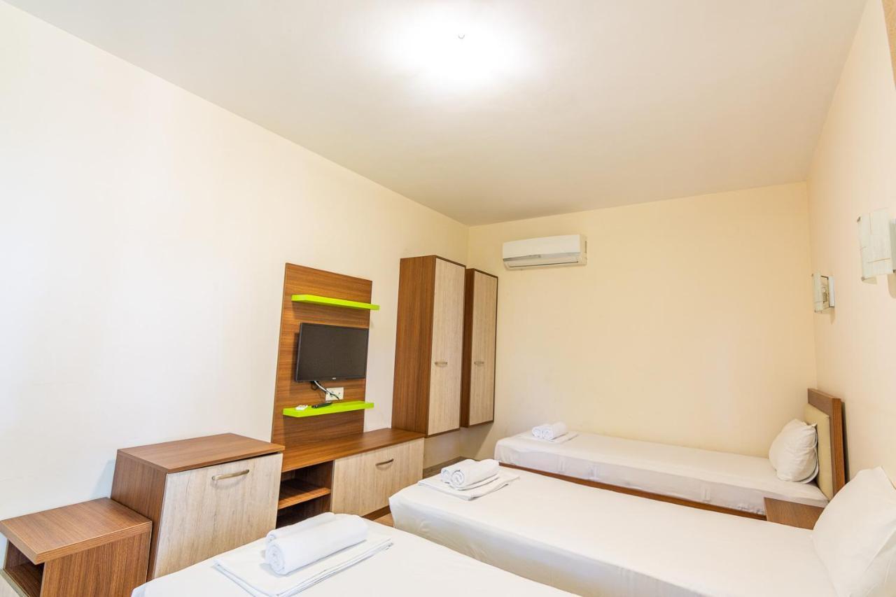 Eco Hotel Momata Kolarovo Exteriör bild